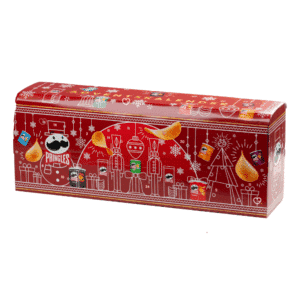 Calendrier de l’Avent Pringles 2025 rouge en forme de bus festif, avec 23 mini-boîtes et 1 grande boîte variée pour gourmand de chips et de snacks salés.