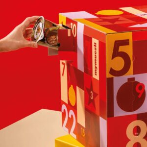 coffret gourmand cube rouge calendrier de l'avent mymuesli 2023 contenant 24 muesli aux saveur chocolat, fruit ...
