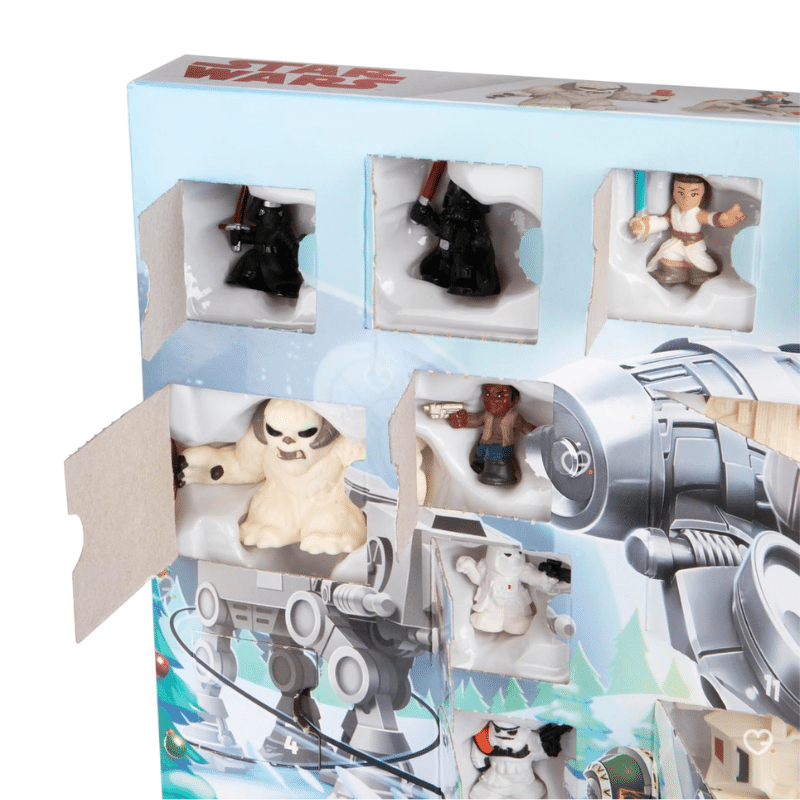 Calendrier de l’Avent Star Wars Micro Force 2025 avec 24 surprises dont 18 mini-figurines et 6 véhicules, décor enneigé pop-up festif idéal pour enfants fans de Star Wars.