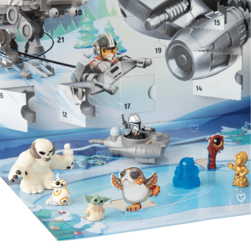 Calendrier de l’Avent Star Wars Micro Force 2025 avec 24 surprises dont 18 mini-figurines et 6 véhicules, décor enneigé pop-up festif idéal pour enfants fans de Star Wars.