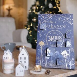 coffret bleu étoilé calendrier de l'avent durances 2023 avec 24 bougies parfumées et 1 photophore