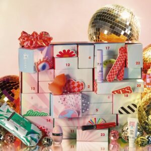 coffret beauté Calendrier de l'avent Sephora collection 2023 contenant 24 produits soins visage, corps, maquillage et accessoires bien etre