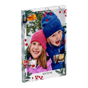 Voici un calendrier de l'Avent photo original à personnaliser sur Pixum avec la photo de votre choix. A l'intérieur ? De délicieux chocolats. Un bon moyen d'allier souvenirs et gourmandises