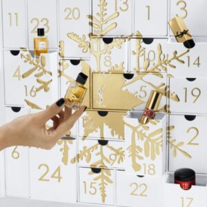 Coffret beauté luxe blanc et or yves saint laurent Calendrier de l'avent YSL 2023 maquillage, parfum et cosmétiques contenu complet