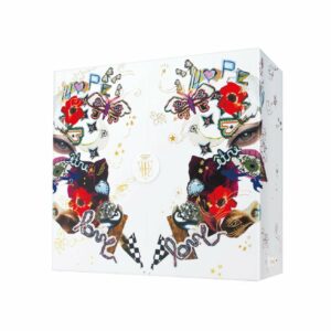 coffret beauté luxe calendrier de l'avent sisley paris avec décor contenant des produits de beauté, soins cosmétiques, soins visage, maquillage et soins capillaire