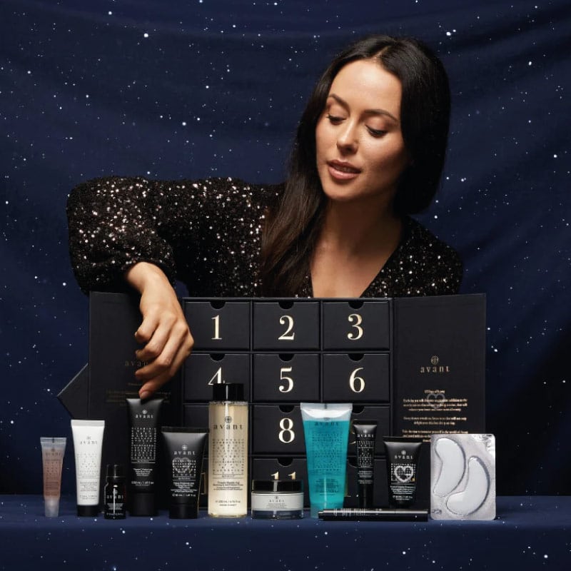 Calendrier de l'avent Avant Skincare 2024 coffret beauté soin visage avec femme