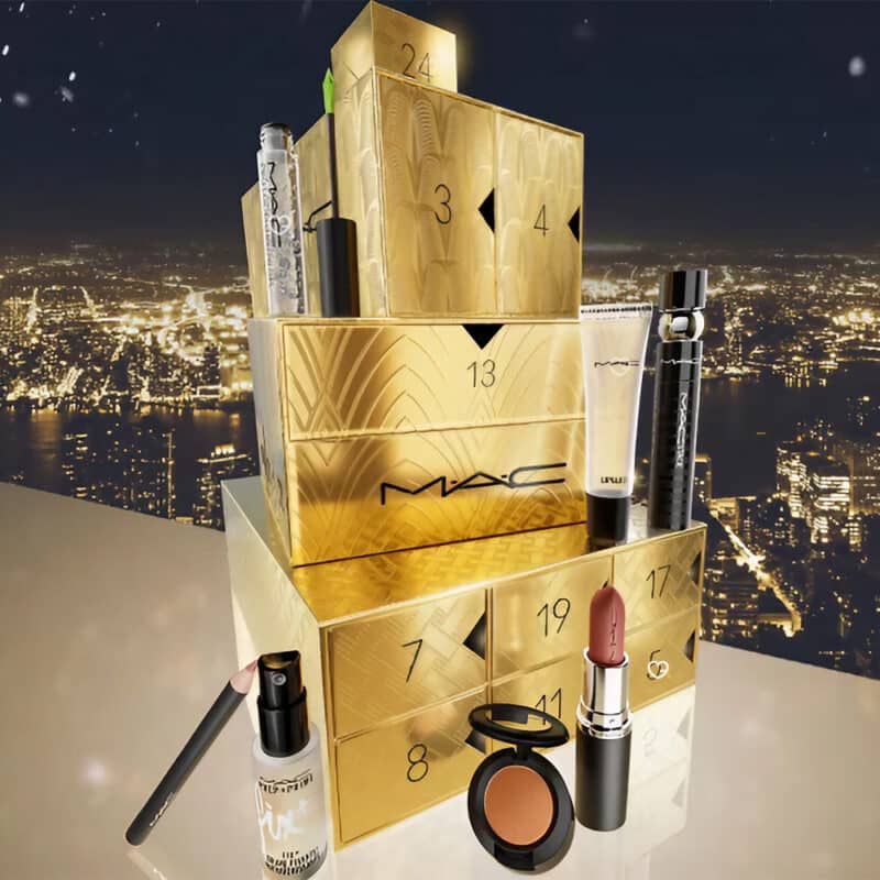 calendrier de l'avent mac cosmetics 2024 coffret boite or contenant 24 produits beauté de maquillage pour femme