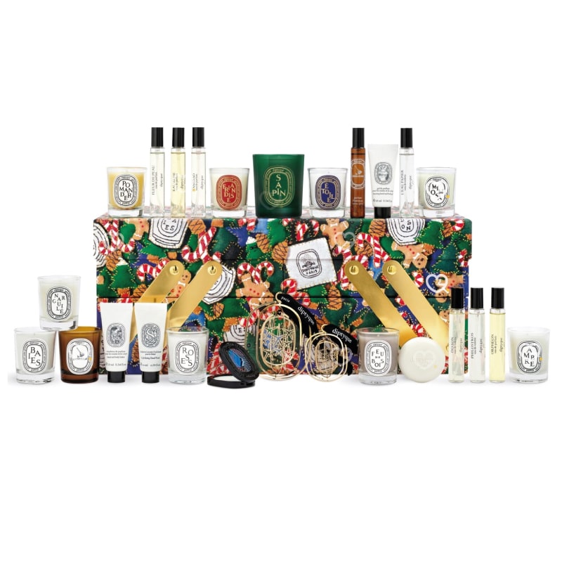 contenu complet du calendrier de l'avent diptyque 2024 contenant bougies, soins corps et parfums, un coffret luxe