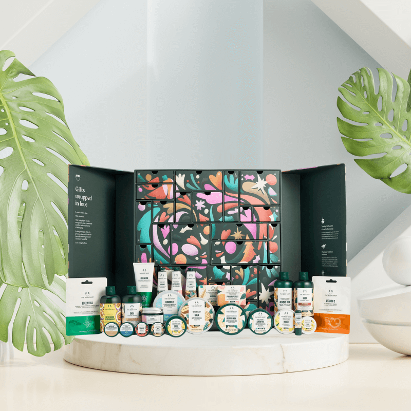 Calendrier de l’Avent The Body Shop Ultime 2025 avec 25 soins beauté taille réelle, crèmes, beurres et masques pour femme cocooning.