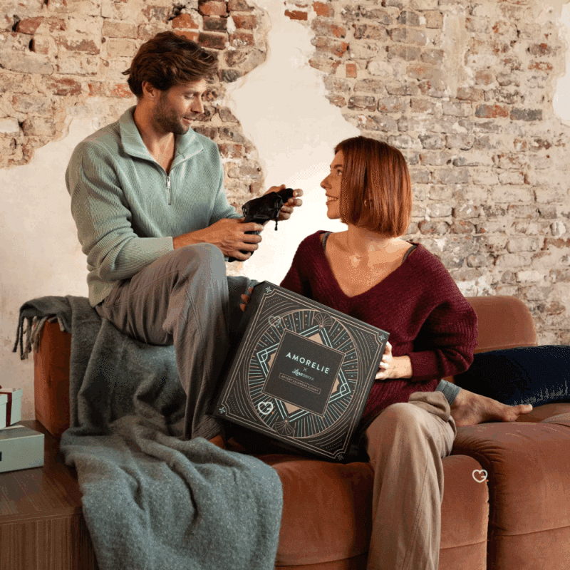 Calendrier de l’Avent Amorelie 2025, coffret érotique premium avec 24 pochons en velours renfermant sextoys et soins bien‑être pour couple, adulte, homme et femme