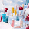 Calendrier de l’Avent Clarins 2025 contenant 24 produits de beauté soins visage, corps et maquillage, coffret cadeau beauté pour femme