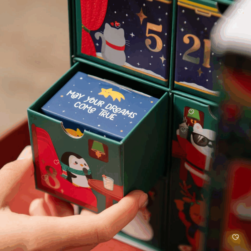 calendrier de l'avent Legami 2025 contenant des accessoires papeterie; stylos; porte-clefs pour enfant, petite fille et garcon