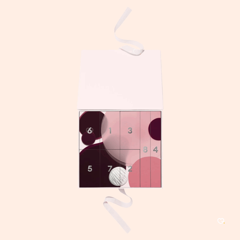 Calendrier de l’Avent Manucurist 2025 avec 24 produits full-size dont vernis clean, soins ongles et accessoires, idéa cadeau beauté pour femme.