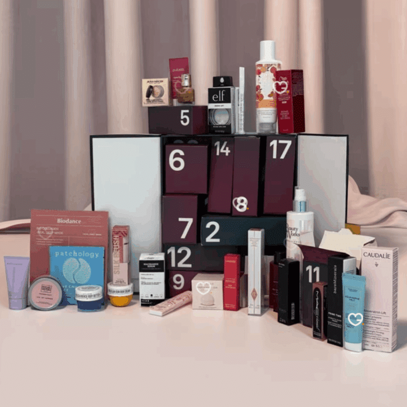 Calendrier de l’Avent Asos 2025 avec 25 produits beauté maquillage, soins visage, corps, cheveux et accessoires, idéal jeune femme et fille