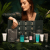 Édition limitée du calendrier de l’avent Avant Skincare 2025, le coffret 12 Jours de Beauté x Wonders réunit une sélection de soins visage primés, allant de sérums délicats à des crèmes onctueuses aux textures sensorielles. Habillé de nuances blanches et argentées, il incarne le raffinement et l’univers du bien-être haut de gamme.