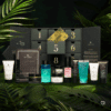 Édition limitée du calendrier de l’avent Avant Skincare 2025, le coffret 12 Jours de Beauté x Wonders réunit une sélection de soins visage primés, allant de sérums délicats à des crèmes onctueuses aux textures sensorielles. Habillé de nuances blanches et argentées, il incarne le raffinement et l’univers du bien-être haut de gamme.
