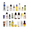 Le calendrier de l’avent L’Occitane luxe 2025 se présente sous la forme d’un coffret élégant aux allure de mas provencale au toit jaune, contenant 24 soins visage, corps et fragrances. Conçu comme une édition exclusive, il invite à une découverte sensorielle quotidienne, mêlant textures délicates et senteurs raffinées. Ce calendrier de l'Avent beauté met en avant l’univers provençal et raffiné de la maison