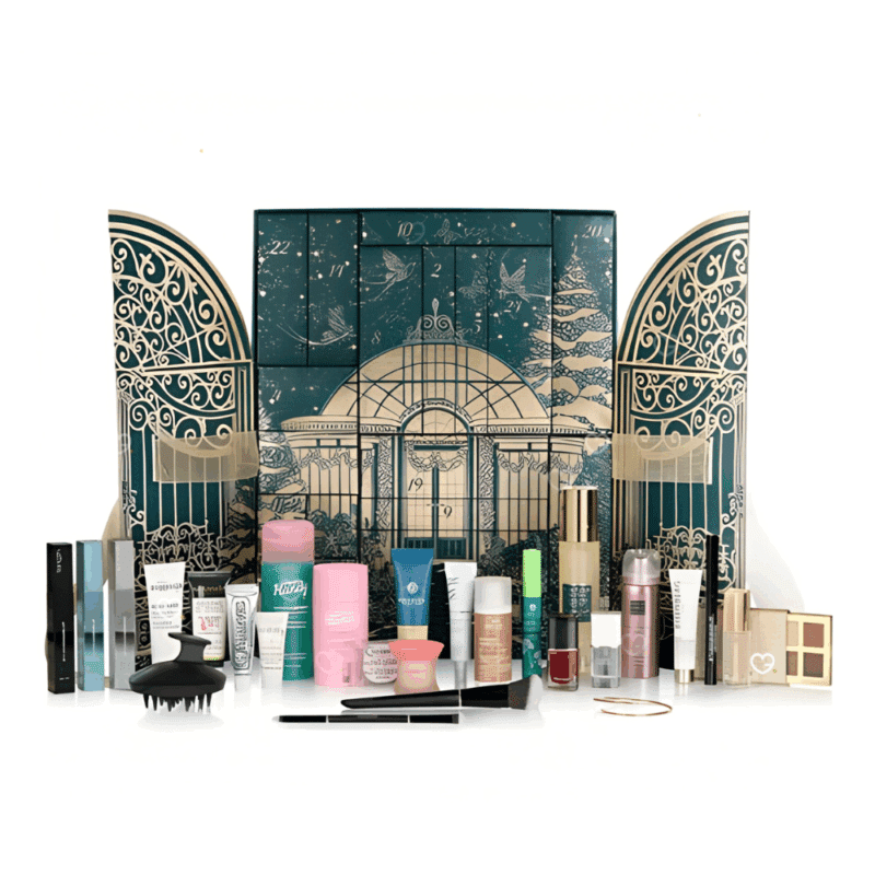Calendrier de l’Avent Marionnaud 2025 contenant 25 produits de beauté multimarque pour le maquillage, soins, accessoires et bijou pour femme.