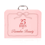 Calendrier de l’Avent Revolve 2025 en édition limitée avec 25 soins visage, corps, maquillage, cheveux et accessoires pour femme