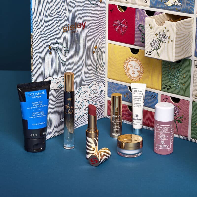calendrier de l'avent beaute sisley paris 2024 avec illustration de fee Greening de contenant des produits de beauté, soins cosmétiques, soins visage, maquillage et soins capillaire