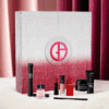 Calendrier de l’Avent Armani 2025 luxueux avec 24 parfums, maquillage, soins visage et accessoires, idéal cadeau beauté femme
