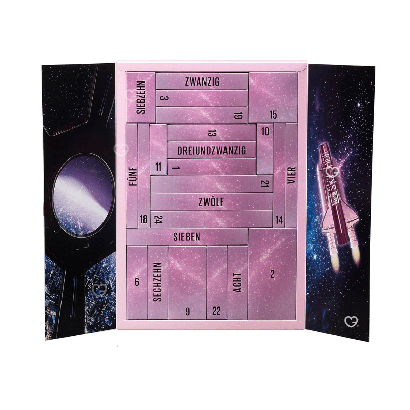 Calendrier de l'Avent beauté Maybelline edition 2025 avec 24 produits de maquillage Maybelline : rouge à lèvres, du mascara, du vernis, makeup..