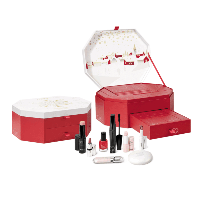 Calendrier de l’Avent Kiko 2025 avec 24 produits beauté dont maquillage, soins, accessoires et parfum solide, pensé pour femmes passionnées de cosmétiques.