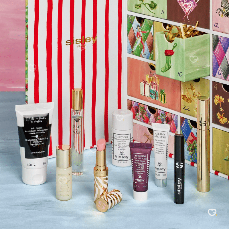coffret beauté luxe calendrier de l'avent sisley paris 2025 avec décor contenant des produits de beauté, soins cosmétiques, soins visage, maquillage et soins capillaire d'une valeur de +1100 euros