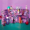 Calendrier de l’Avent Space NK 2025 en coffret luxe violet avec coeur rouge contenant 35 produits de beauté dont 26 en format standard : soin visage; corps; maquillage et parfum d'une valeur total de 1350 euros