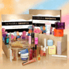 Calendrier de l’Avent Sephora Favorites 2025 avec 24 produits beauté premium maquillage, soins visage, cheveux et accessoires pour femmes.