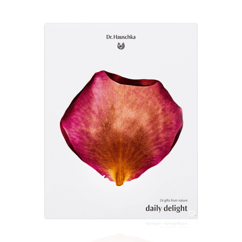 Calendrier de l’Avent Dr. Hauschka 2025 avec 24 soins bio visage, corps et maquillage, idéal pour femmes recherchant bien-être et beauté naturelle.