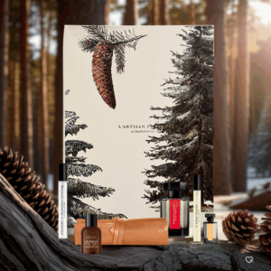 Calendrier de l’Avent L'Artisan Parfumeur 2025 avec 24 parfums, soins du corps et accessoires maison, coffret luxueux pour amateurs de parfums authentiques.