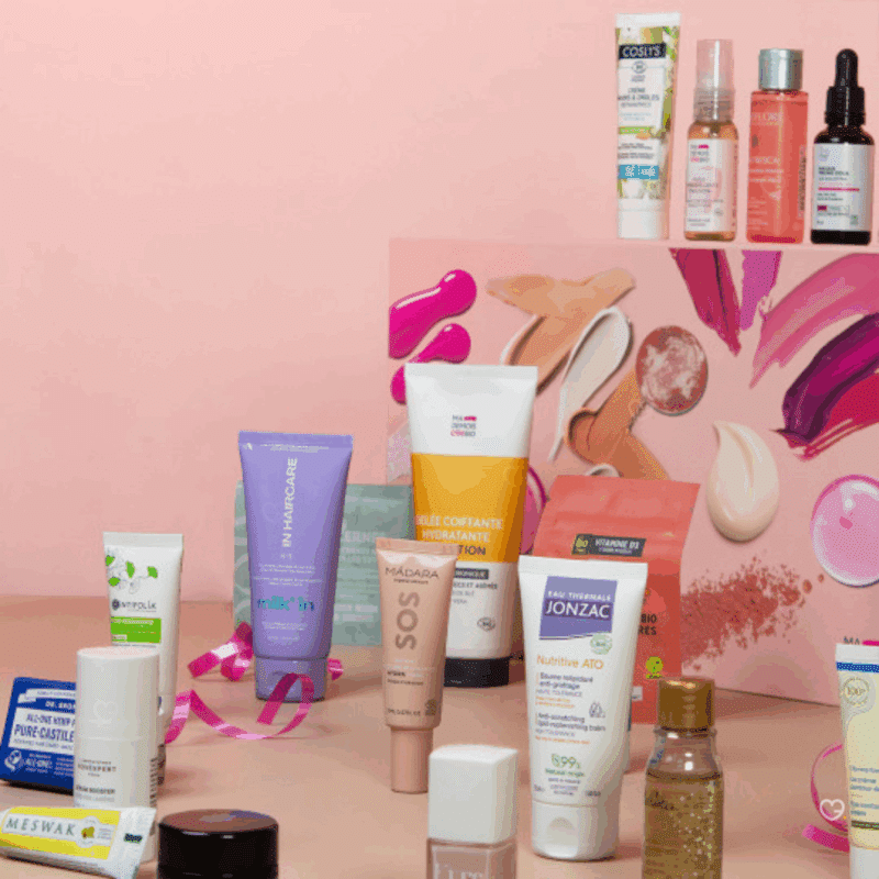 Calendrier de l’Avent Mademoiselle Bio 2025 avec 25 produits de beauté bio visage, cheveux, corps et maquillage, idéal cadeau pour femme.