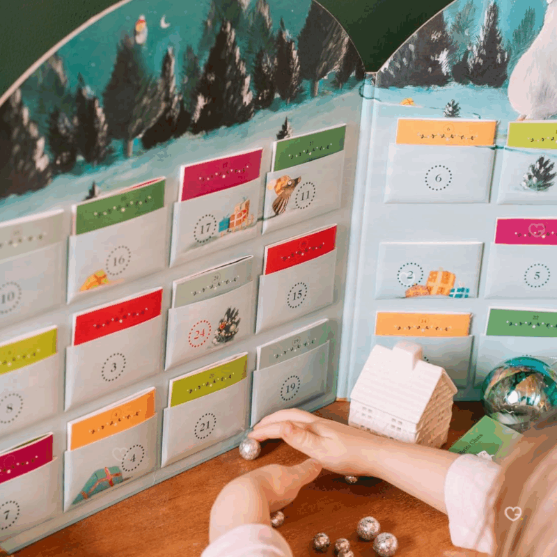 Calendrier de l’Avent Père Castor 2025 avec 24 mini-livres de contes illustrés, coffret éducatif et culturel pour enfant, fille et garcon, et famille.