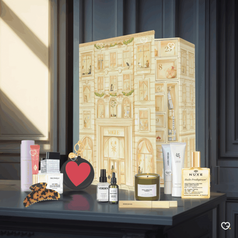 Calendrier de l’Avent Vogue 2025 luxe avec 32 surprises beauté et wellness, soins, maquillage, parfums et accessoires pour femmes et hommes tendance.