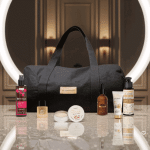 Calendrier de l’Avent Nuoo 2025 présenté dans un mini sac bowling coton bio avec 24 soins beauté naturels soins visage, corps et cheveux idéal pour femme