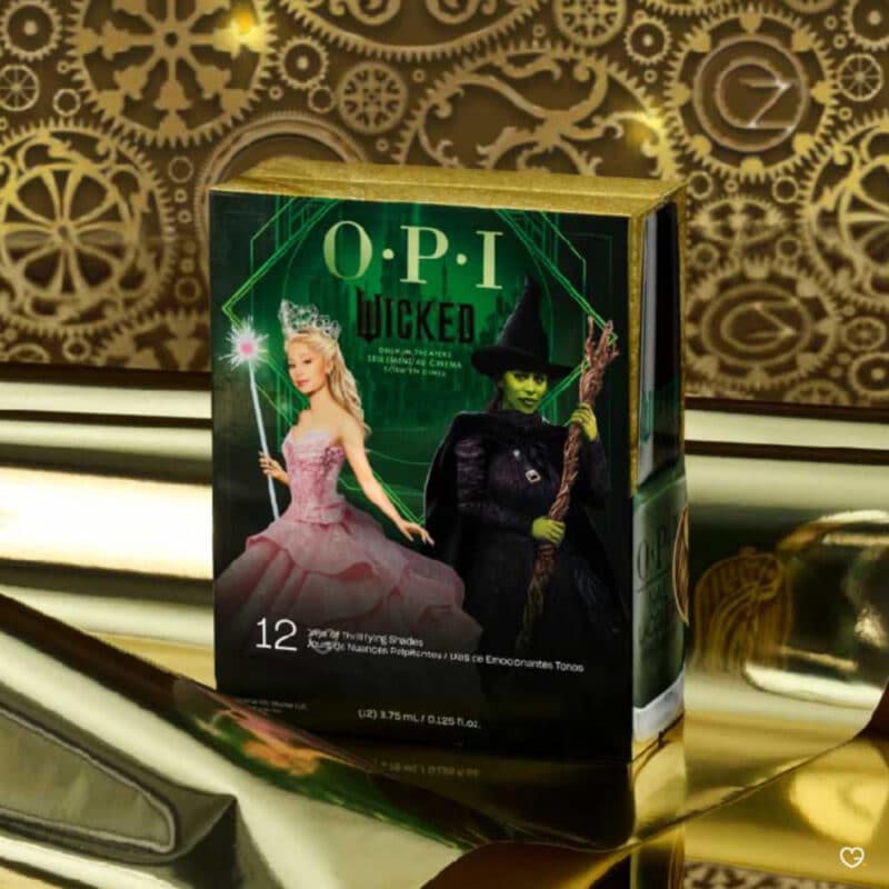 calendrier de l'avent OPI Wicked 2024 contenant 12 vernis aux nuances différentes en rapport avec le film