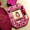 coffret luxe rose forme flacon parfum calendrier de l'avent Victoria Secret 2025 contenant 12 produits de beauté soins parfum de la collection Bombshell