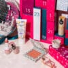 Calendrier de l'avent charlotte Bio contenant 24 produits de maquillage, soins beauté bio et accessoires bien etre