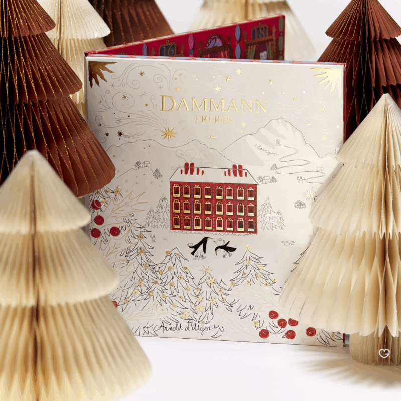 Calendrier de l’Avent Dammann Frères 2025 offrant 25 sachets de thé Cristal®, 24 recettes parfumées et créations festives pour amateurs de thé.