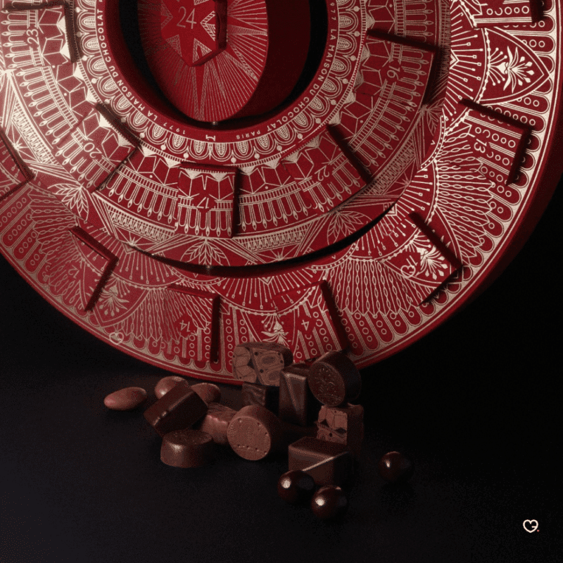 coffret illustré design arrondi Calendrier de l'Avent La Maison du Chocolat 2025 contenant 30 chocolats et douceurs chocolatées pour gourmand