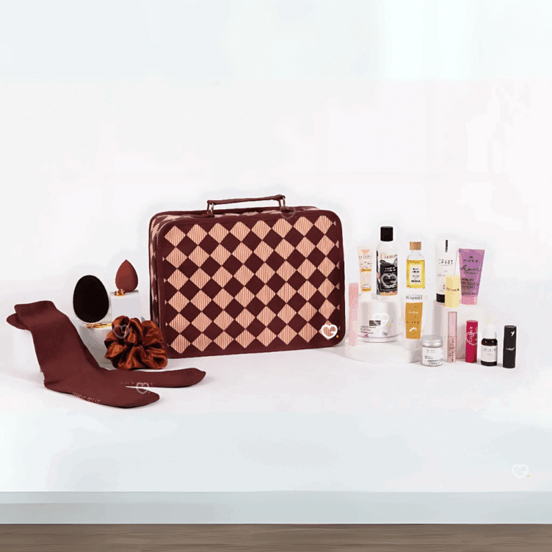 trousse beauté calendrier de l'avent my little box 2025 contenant produits soins cosmétiques, maquillage