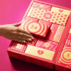 Coffret bleu ciel Calendrier de l’Avent Sexy Avenue 2025 érotique avec 24 produits et accessoires érotique pour adulte, homme et femme (stimulateur Womanizer, accessoires, défi érotique)