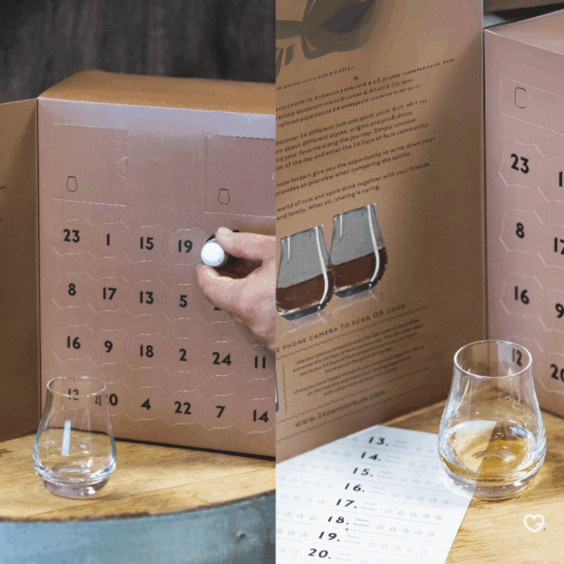 Calendrier de l’Avent 24 Days of Rum 2025 avec 24 fioles de rhum, 2 verres et carnets, coffret edition Mocha pour amateurs de spiritueux.