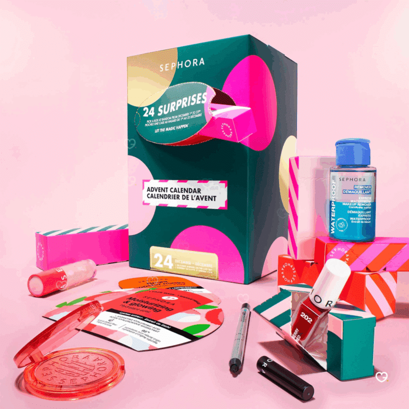 Calendrier de l’Avent Sephora Collection 2025 avec 24 surprises beauté dont maquillages, soins, accessoires exclusifs et formats voyage, idéal pour femmes passionnées de cosmétique.