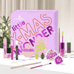 Calendrier de l’Avent Essence 2025 couleur violet avec 24 produits beauté, maquillage, vernis, accessoires makeup et soins visage.