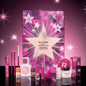 Le calendrier de l’avent Revolution Beauty 2025 réunit 24 produits maquillage et accessoires dans un coffret saisonnier à l’univers festif. Parmi les surprises, on retrouve des indispensables pour les lèvres, les yeux et le teint, accompagnés d’outils pratiques pour compléter les looks de fête. Présenté dans un pack coloré et exclusif, il s’adresse aux passionné·e·s de beauté en quête d’un calendrier de l’avent maquillage original et accessible, pensé pour faire patienter jusqu’au soir de Noël avec une touche d’éclat quotidien.