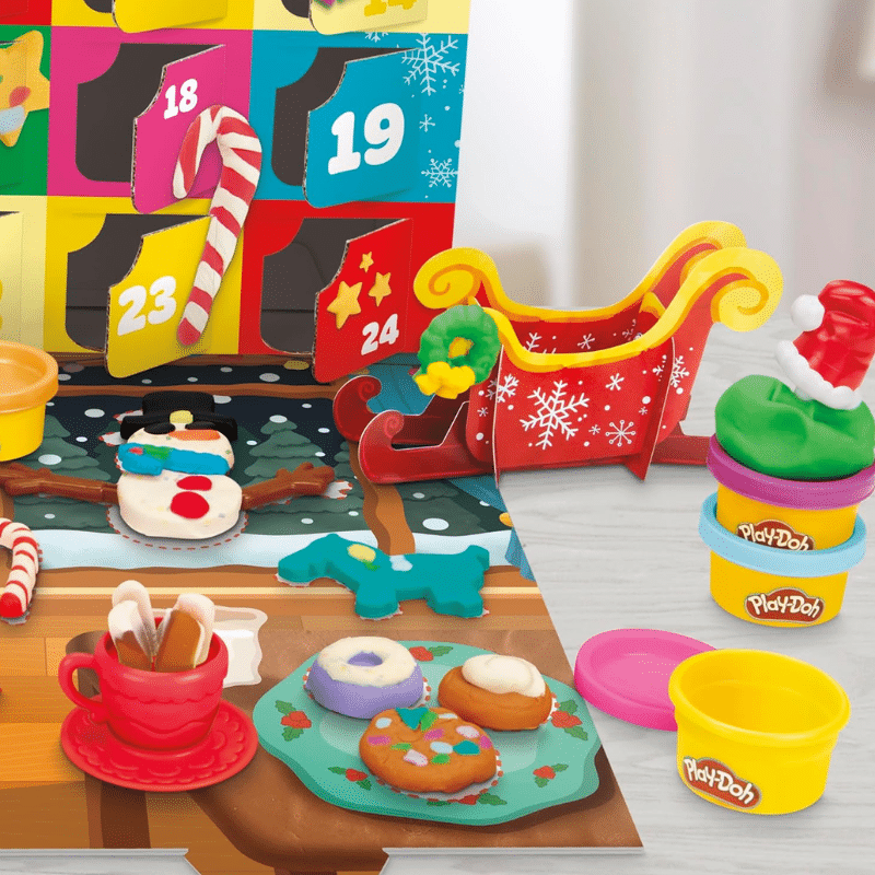 Calendrier de l’Avent Play Doh 2025 avec 24 pots de pâte à modeler colorée, 28 accessoires créatifs, projets papier et tapis de jeu festif pour enfants