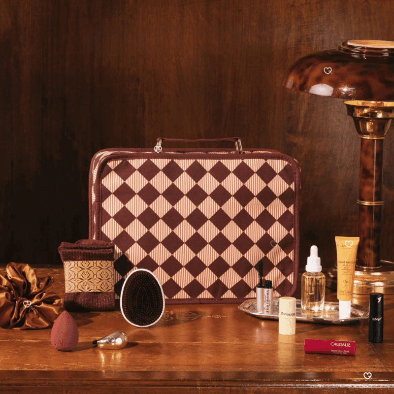 valisette beauté calendrier de l'avent my little box 2025 contenant produits soins cosmétiques, maquillage