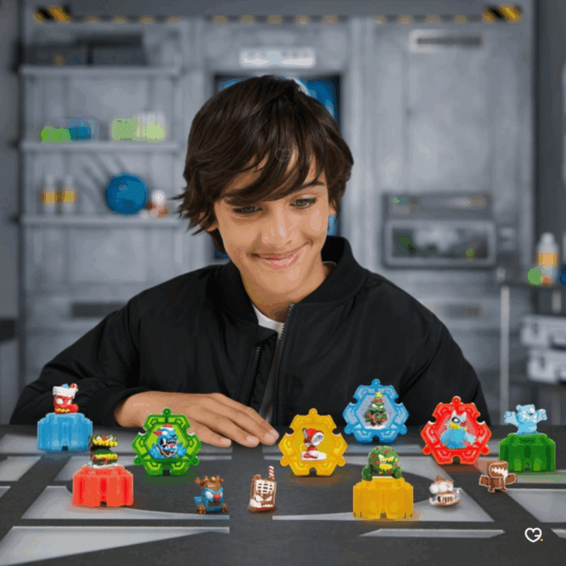 Calendrier de l’Avent MrBeast Lab Swarms 2025 avec 24 surprises ludiques dont micro-créatures, autocollants et capsules de hyper fusion pour enfants et fans de jouets.